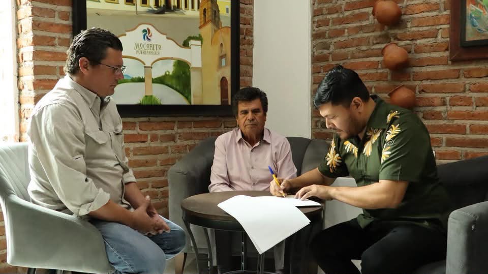 INAH entrega en comodato 37 piezas arqueológicas al Gobierno de Mocorito; se instalarán en el Museo Regional.