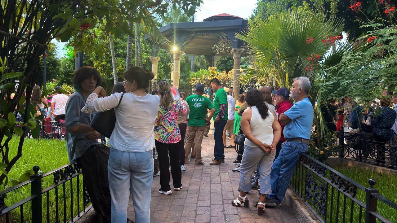 Viernes de Plaza volvió a llenar de vida el corazón del Pueblo Mágico de Mocorito, en una tarde donde la música y el orgullo por nuestras tradiciones fueron los protagonistas.