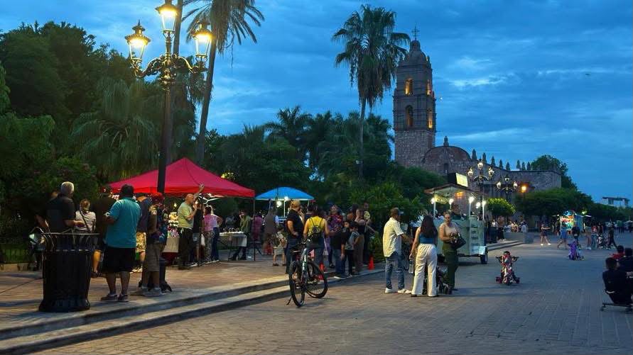 Viernes de Plaza volvió a llenar de vida el corazón del Pueblo Mágico de Mocorito, en una tarde donde la música y el orgullo por nuestras tradiciones fueron los protagonistas.