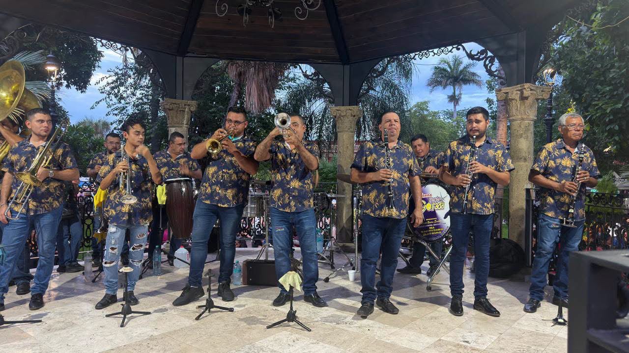 Viernes de Plaza volvió a llenar de vida el corazón del Pueblo Mágico de Mocorito, en una tarde donde la música y el orgullo por nuestras tradiciones fueron los protagonistas.