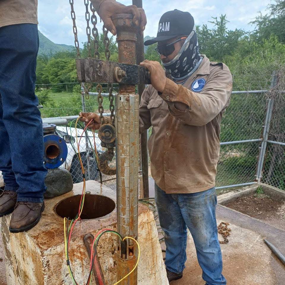 JMAPAM atiende fugas, drenajes y mantenimiento de infraestructura hidráulica en distintas zonas de Mocorito