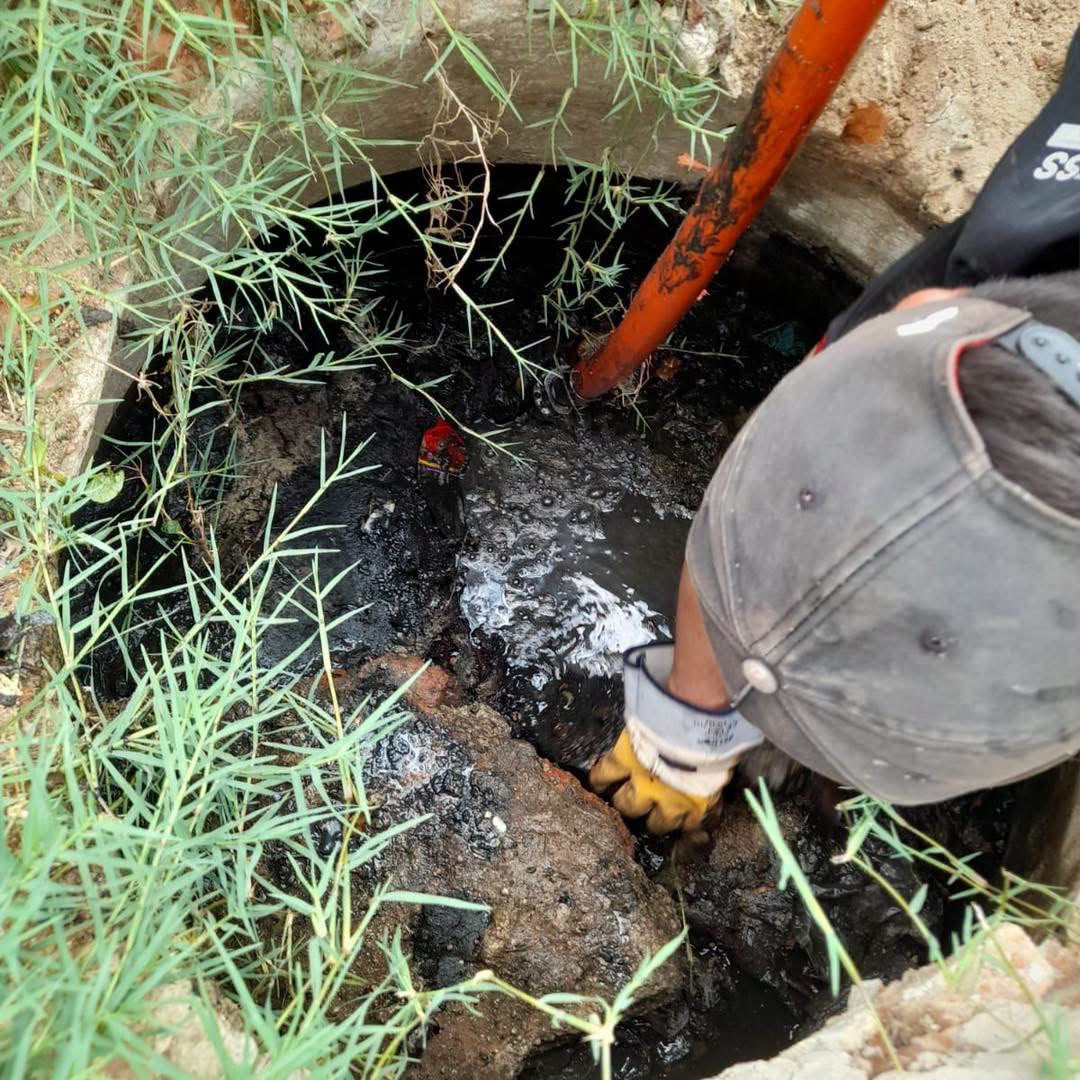 JMAPAM atiende fugas, drenajes y mantenimiento de infraestructura hidráulica en distintas zonas de Mocorito