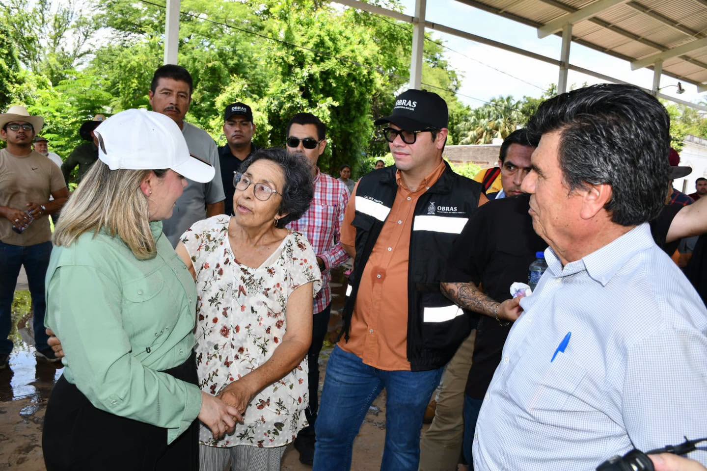 Gobernadora Yeraldine Bonilla lleva apoyos a las comunidades afectadas por las lluvias en Mocorito