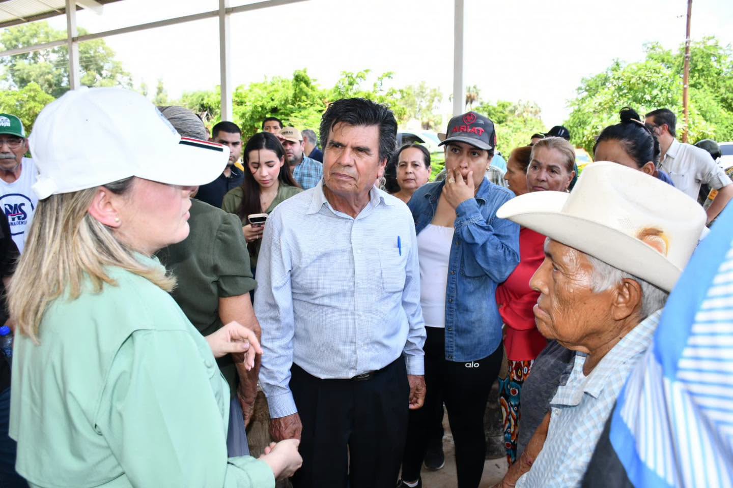 Gobernadora Yeraldine Bonilla lleva apoyos a las comunidades afectadas por las lluvias en Mocorito