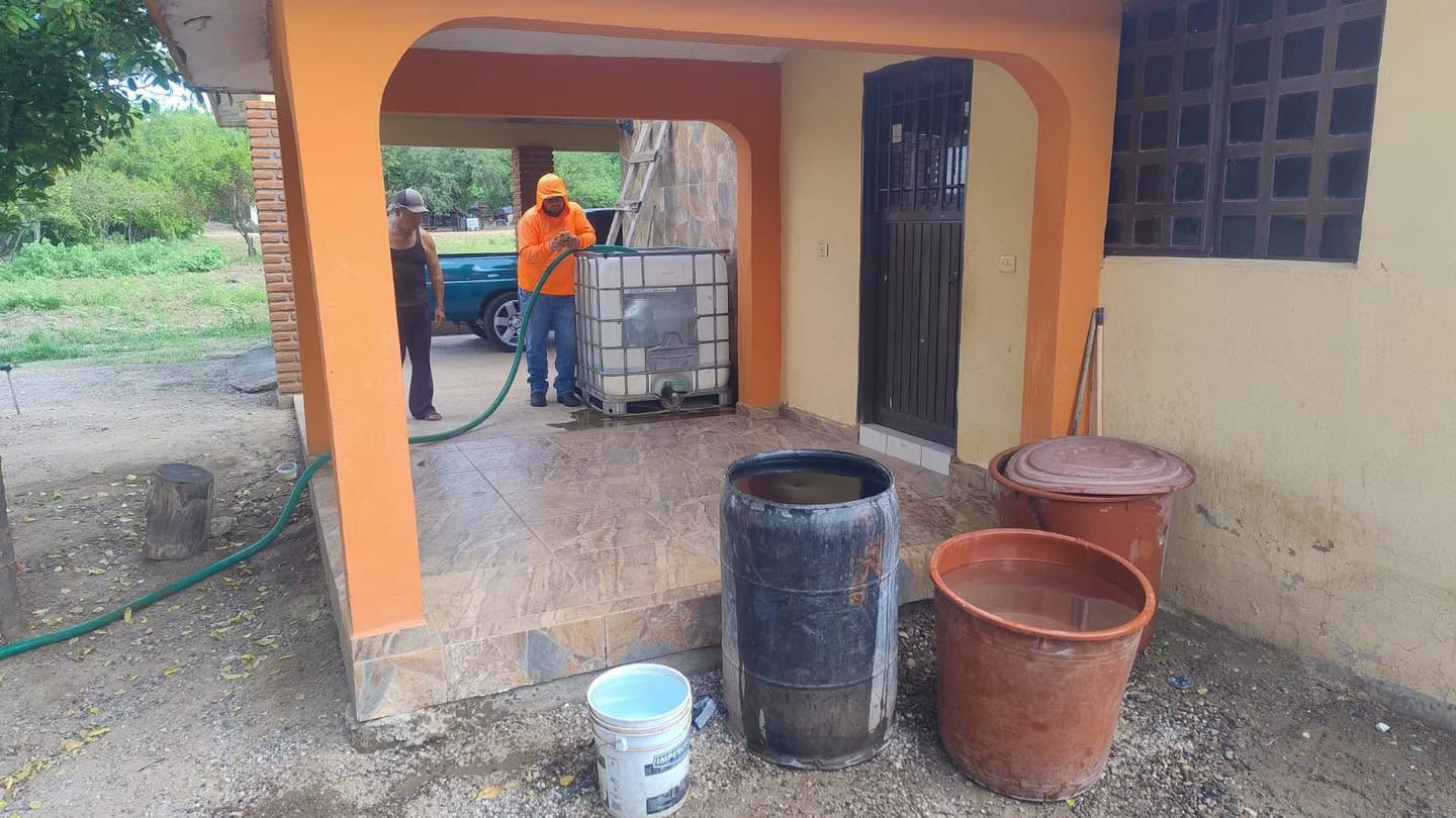 JMAPAM ajusta distribución de agua mediante una pipa según sus necesidades