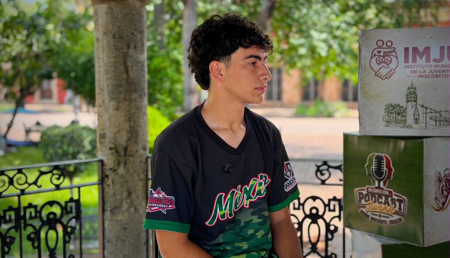 Joven beisbolista Emanuel Cota comparte su historia de esfuerzo y superación en el podcast "En Corto Con..."