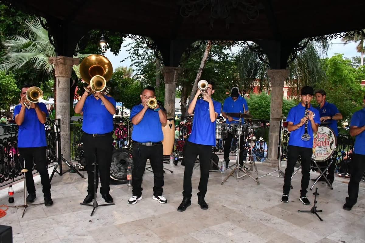 Como cada Viernes de Plaza, la alegría se hizo presente en el corazón de nuestro Pueblo Mágico.
