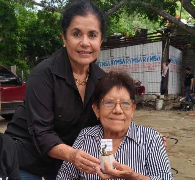 IMMujeres y Centro Libre acercan servicios y taller artesanal a mujeres de El Tule.