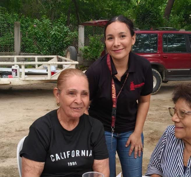 IMMujeres y Centro Libre acercan servicios y taller artesanal a mujeres de El Tule.