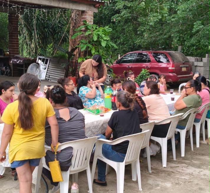 IMMujeres y Centro Libre acercan servicios y taller artesanal a mujeres de El Tule.