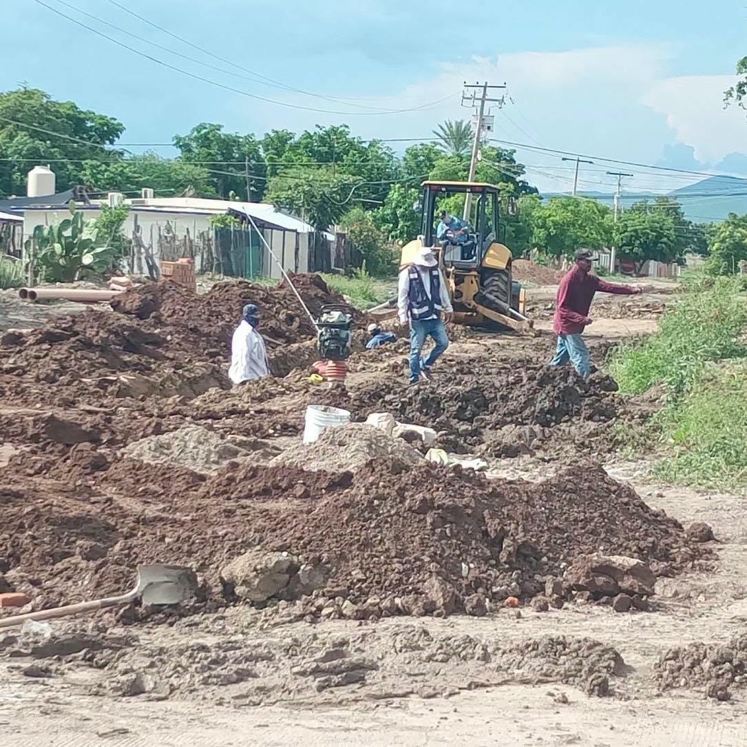 Inician trabajos para la pavimentación en la calle Lázaro Cárdenas en la sindicatura de Melchor Ocampo
