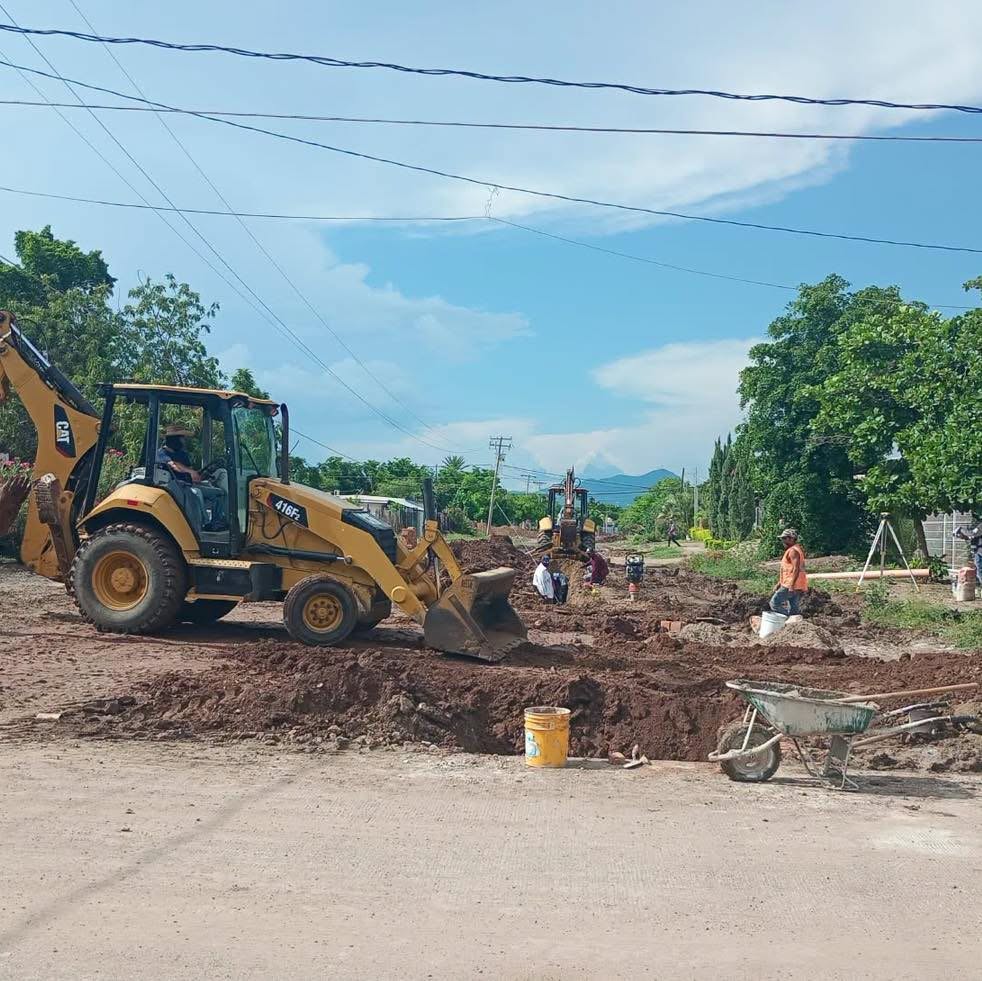 Inician trabajos para la pavimentación en la calle Lázaro Cárdenas en la sindicatura de Melchor Ocampo