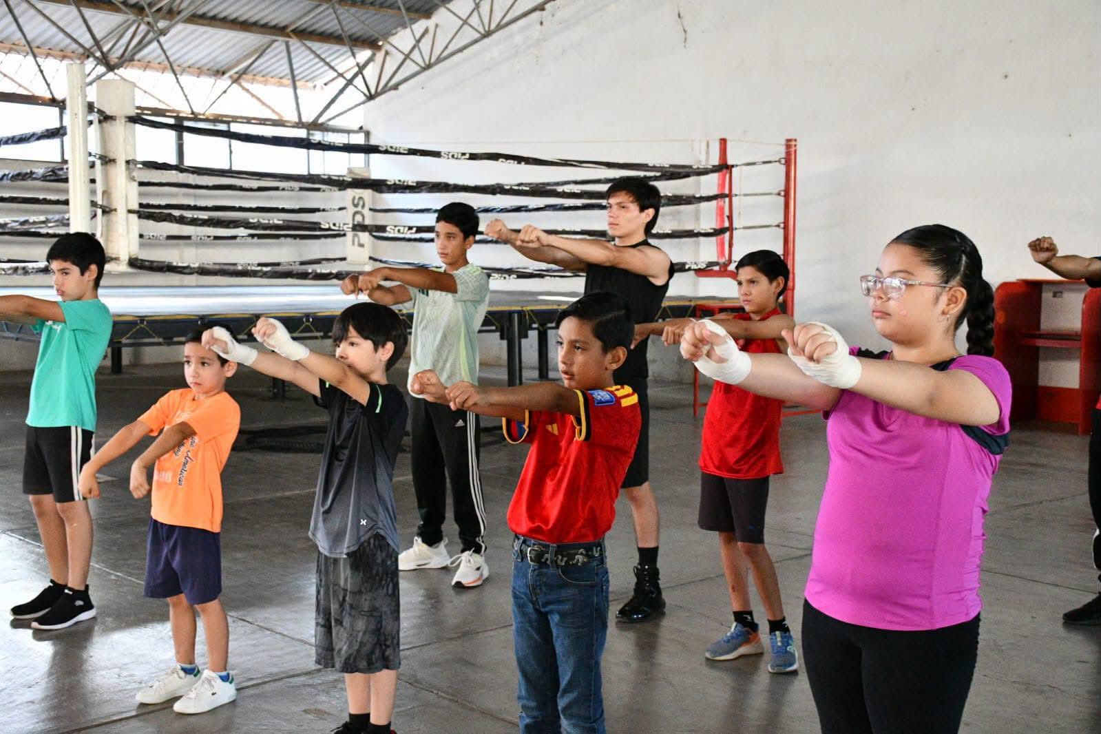Mocorito vive la clase nacional de box “Puños de Transformación”