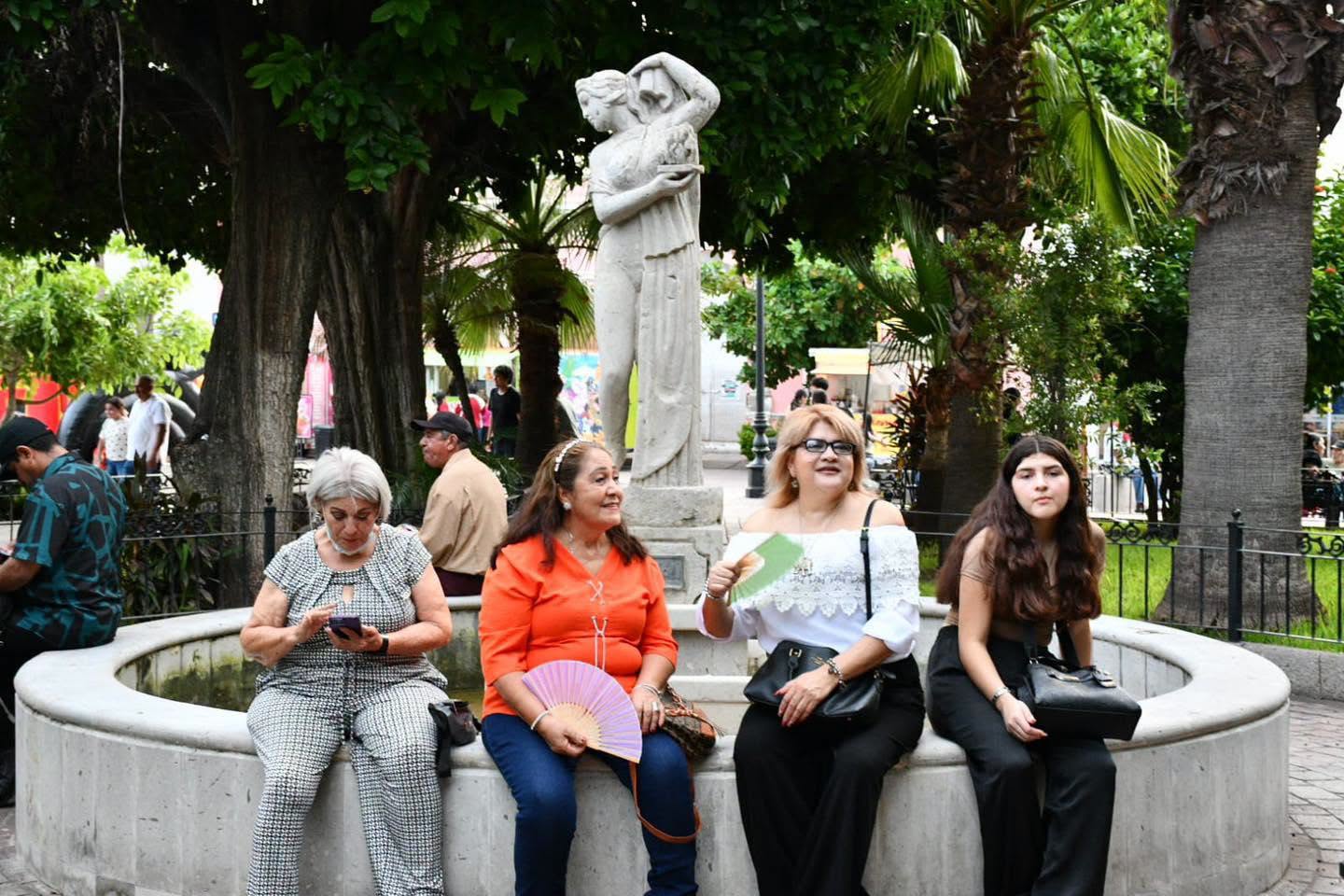 Con gran éxito se llevó a cabo una edición más de Viernes de Plaza.