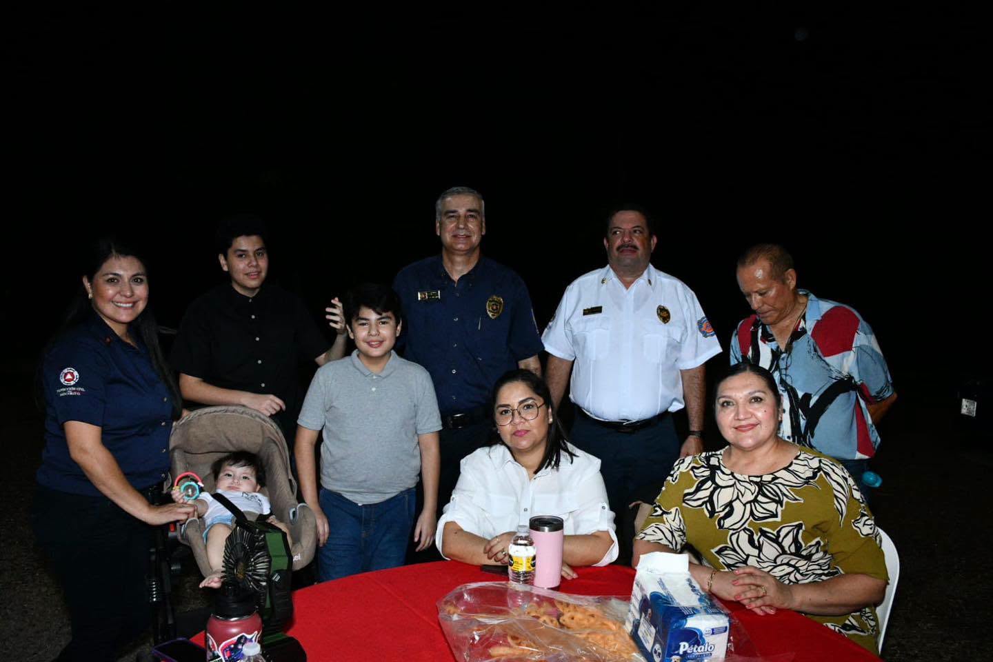 Alcalde Enrique Melecio felicita y reconoce a Bomberos Mocorito acompañándolos en la misa de acción de gracias y festejo