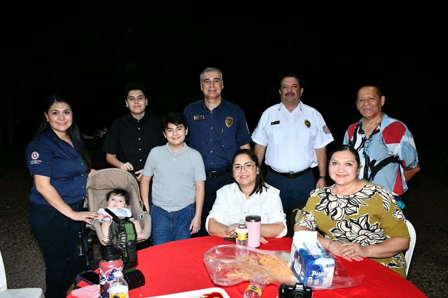 Alcalde Enrique Melecio felicita y reconoce a Bomberos Mocorito acompañándolos en la misa de acción de gracias y festejo