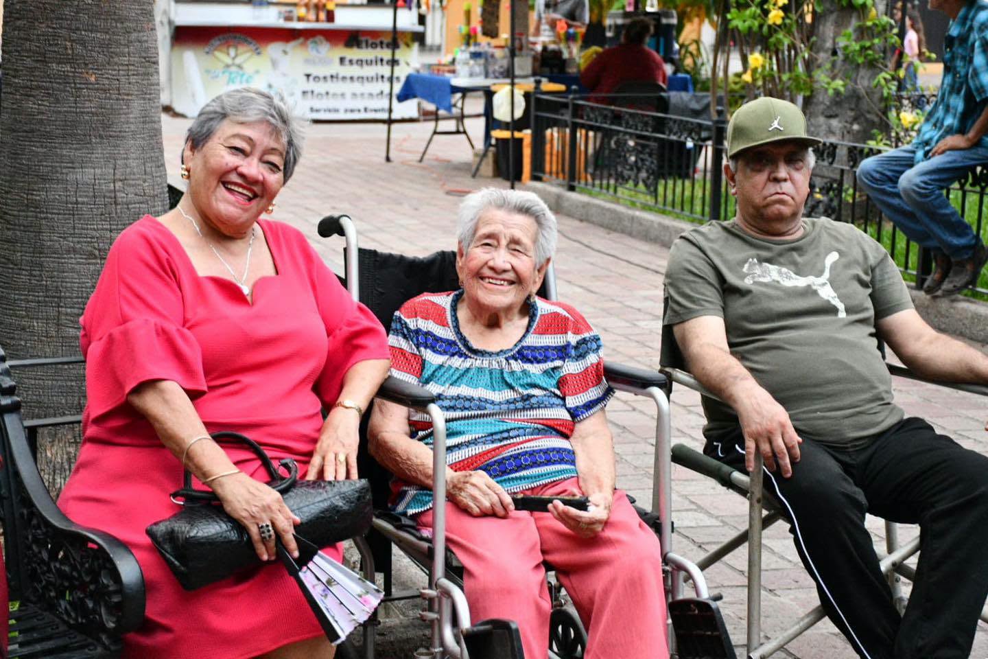 El Pueblo Mágico de Mocorito se lució de nuevo con gran éxito con una edición más de Viernes de Plaza