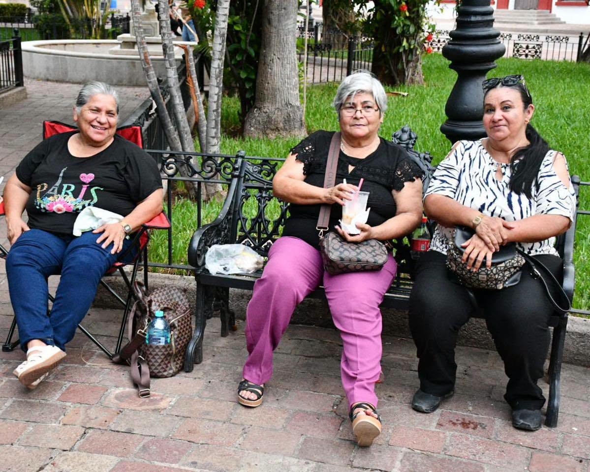 El Pueblo Mágico de Mocorito se lució de nuevo con gran éxito con una edición más de Viernes de Plaza