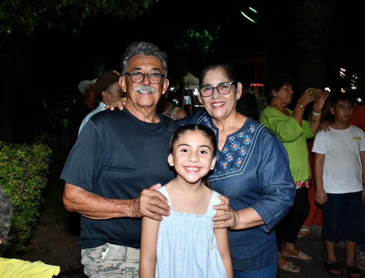 El Pueblo Mágico de Mocorito se lució de nuevo con gran éxito con una edición más de Viernes de Plaza
