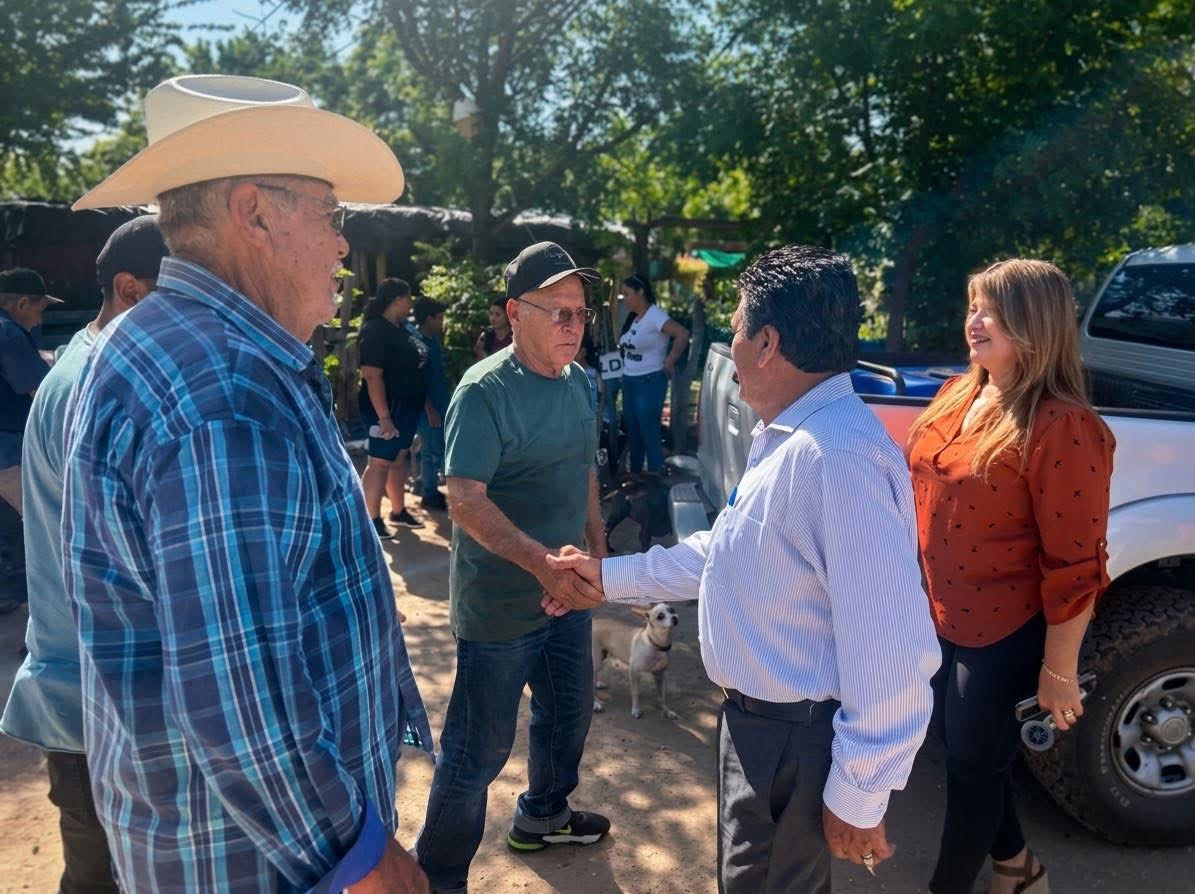 Cumple alcalde Enrique Parra Melecio compromiso con habitantes de Aguapepe y Tepuche