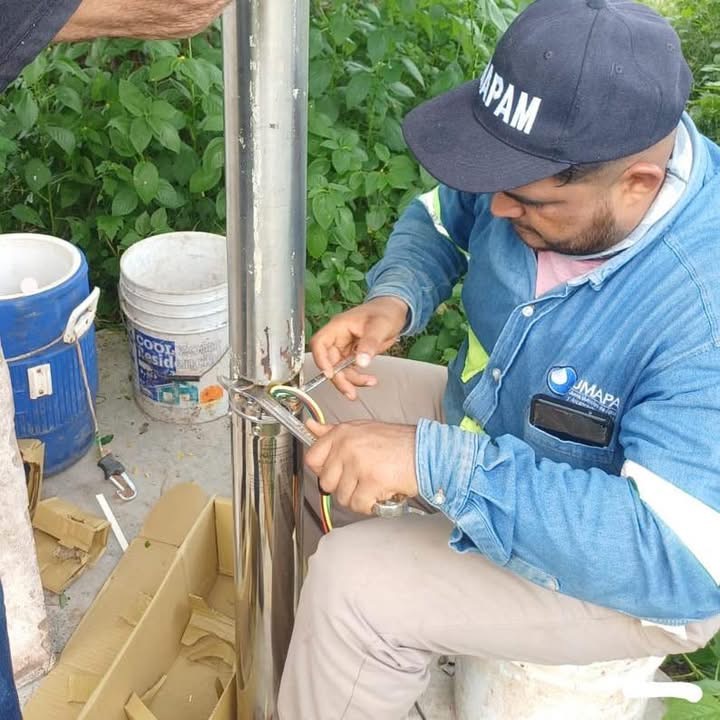 Instala JMAPAM nuevo motor en pozo de Santiago de Comanito