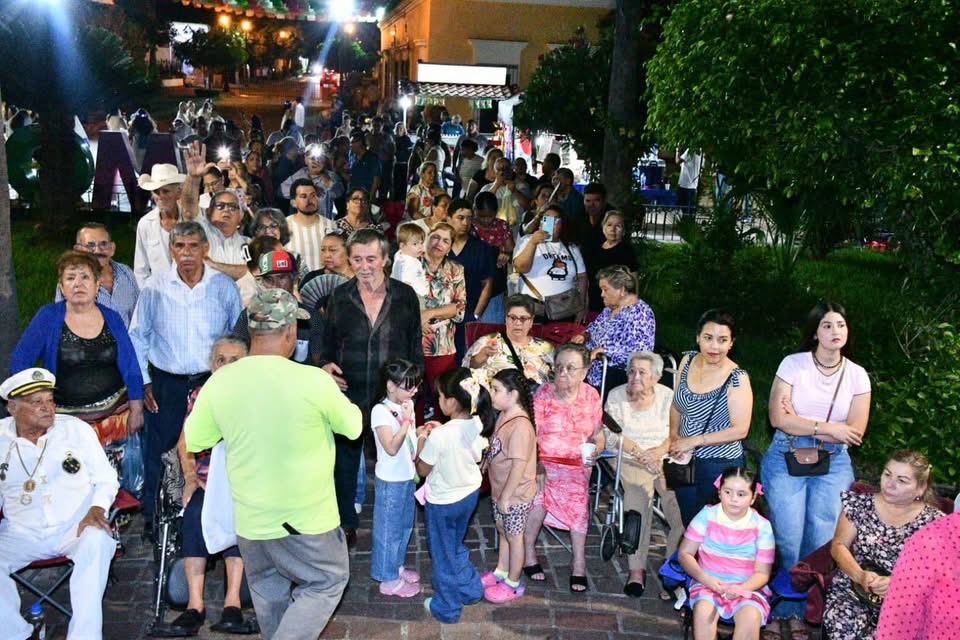 🎉 ¡Lleno total en la Plaza de Mocorito! 🎶