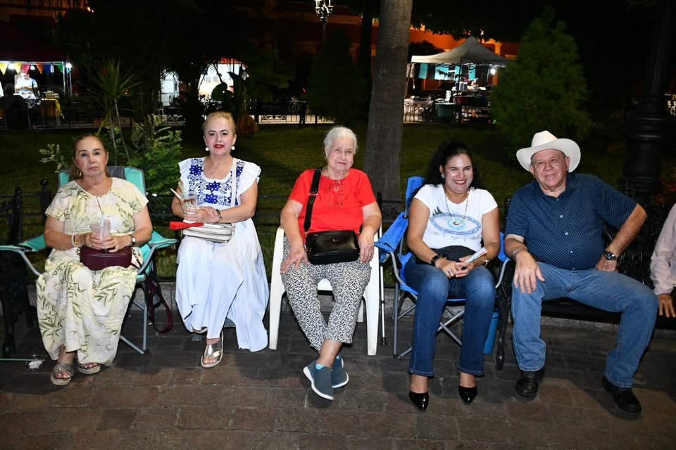 🎉✨ ¡Todo un éxito el Viernes de Plaza en Mocorito! ✨🎉