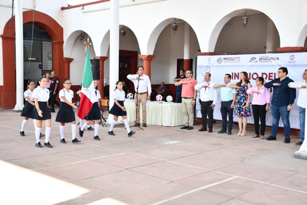 María Elizalde inicia formalmente ciclo escolar 2023-2024 en la primaria “Lic. Benito Juárez” de la cabecera municipal de Mocorito.